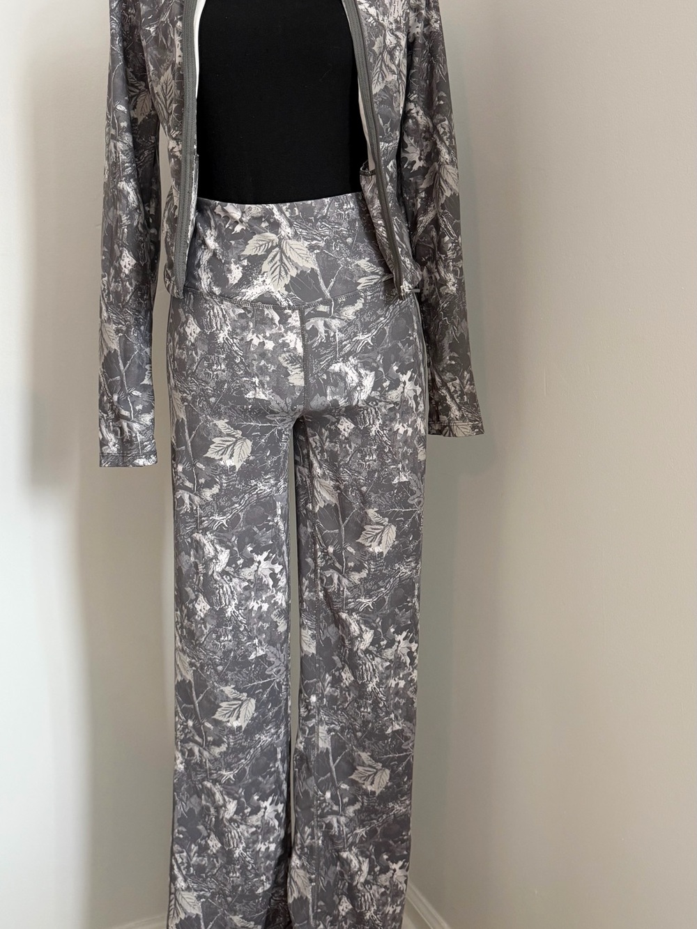 Sommer Ray Gray Woodland Camo 2 Piece Set Zip Jacket L Wide Leg Pants M